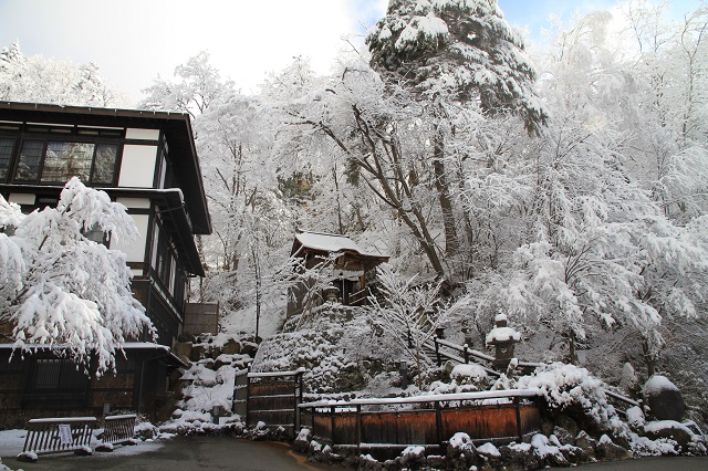 御薬師様雪景色