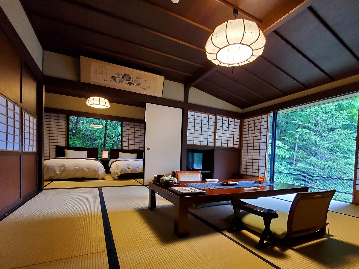 介山荘特別室ツインベッド2